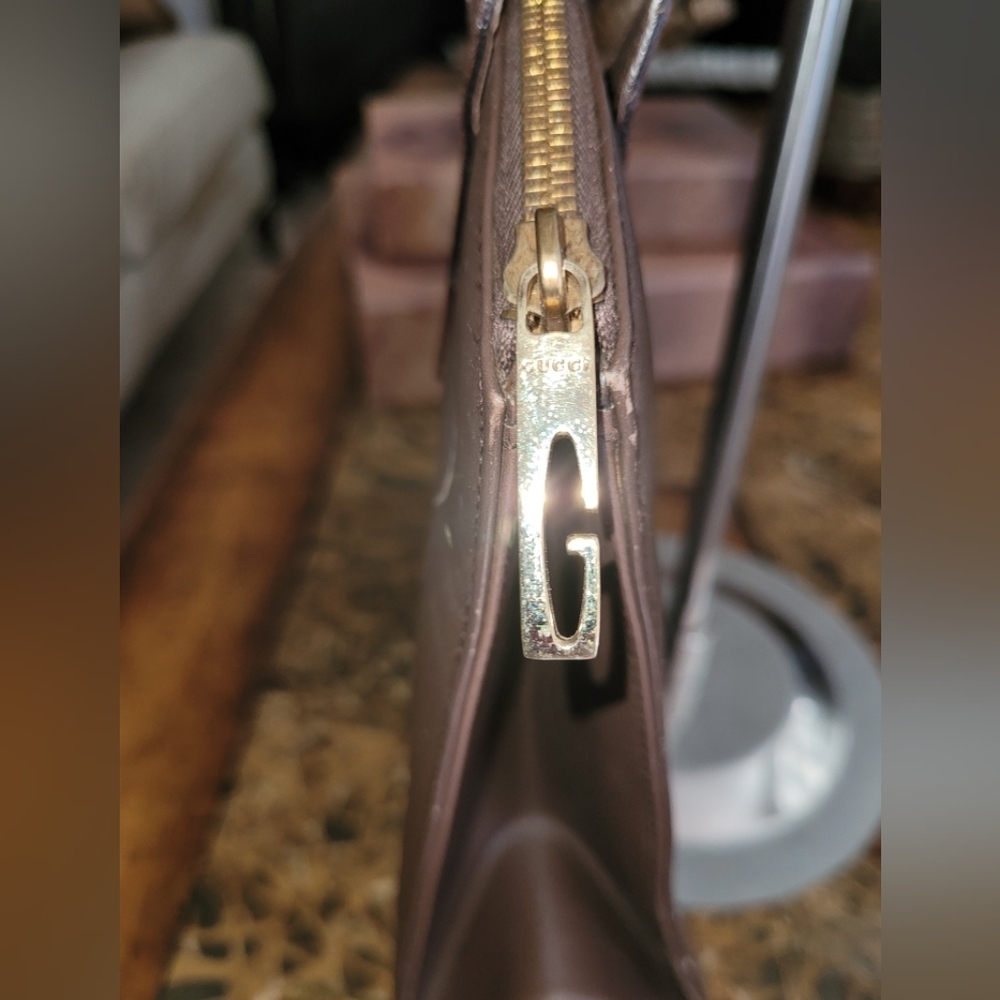 VINTAGE Gucci Elegant Brown Leather Handbag - Picture 6 of 13